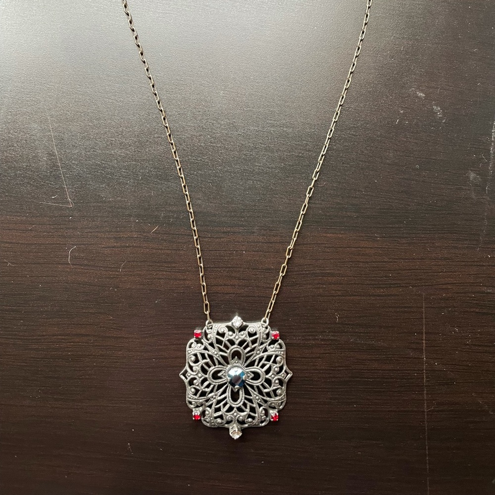 **AUTHENTIC** Sabika Masterpiece necklace (NWOT)